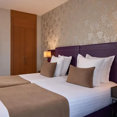 Timhotel Opera Blanche Fontaine