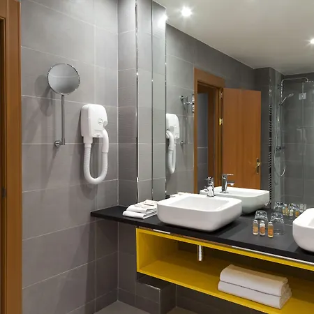 Timhotel Opera Blanche Fontaine מלון 4*