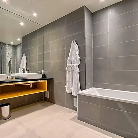 Timhotel Opera Blanche Fontaine 4*