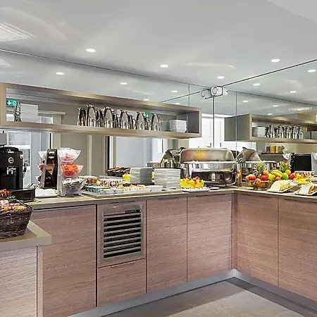 Timhotel Opera Blanche Fontaine מלון 4*