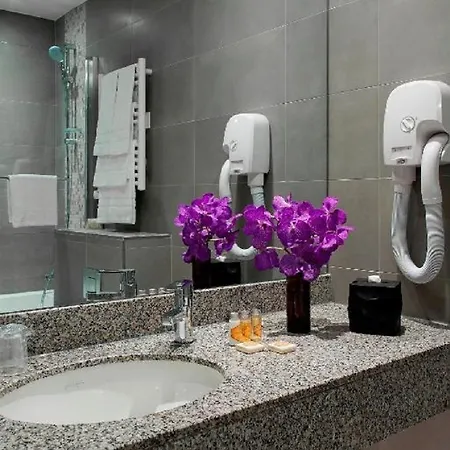 Отель Timhotel Opera Blanche Fontaine 4*