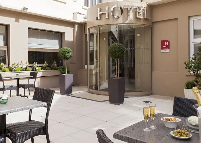 Hotel Timhotel Opéra Blanche Fontaine Paris